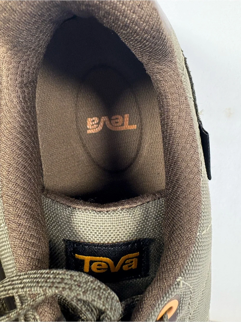 Teva Ellwood Women's Hiking Shoes Size 8.5 Olive Green Sneakers 1155271 NEW WOB